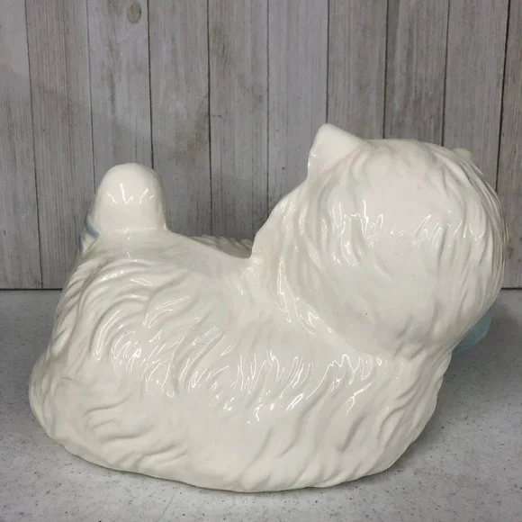 Big White Persian Kitty Cat Playing w/ Blue Yarn - Picture 8 of 11